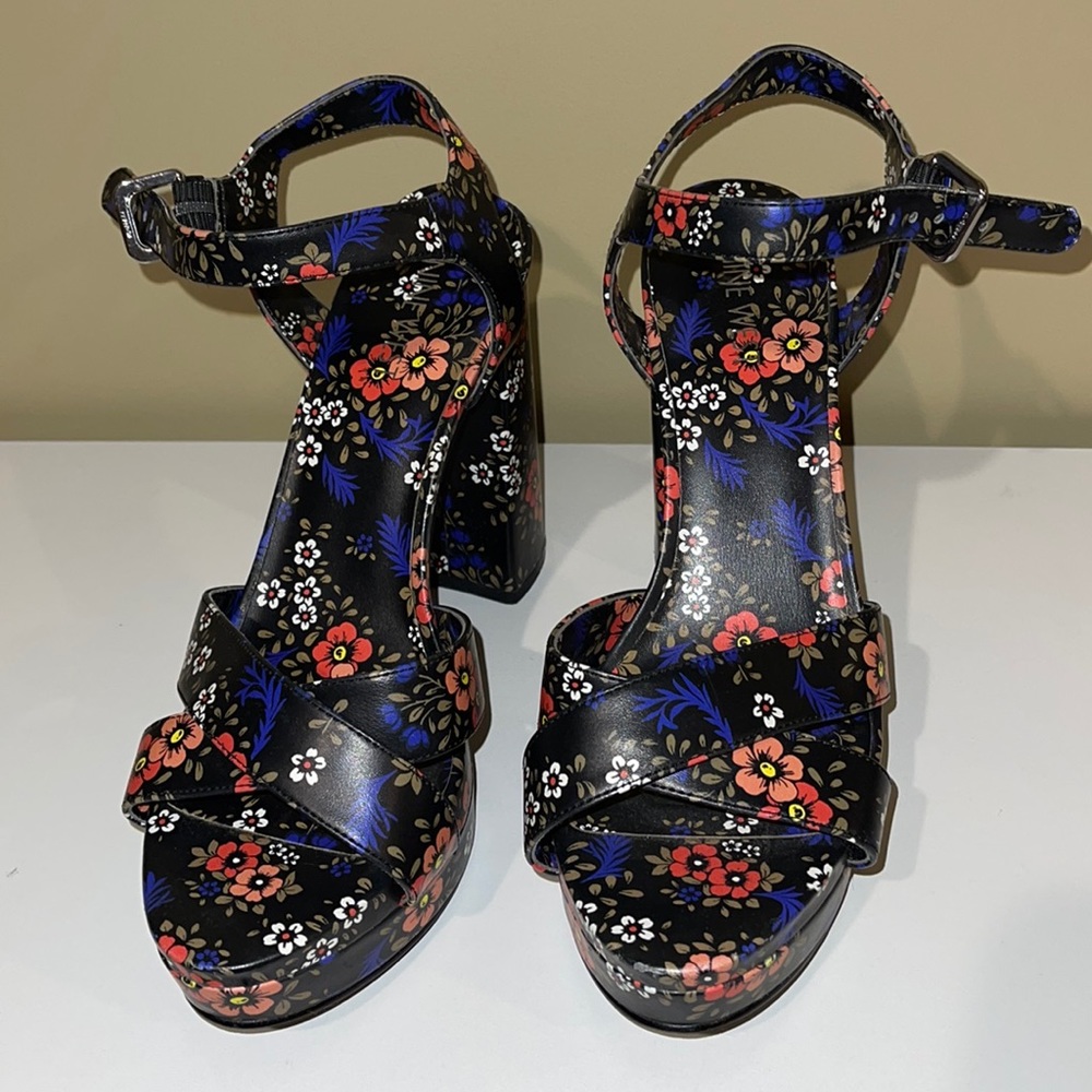 💜Nine West floral platform heels size 8.5